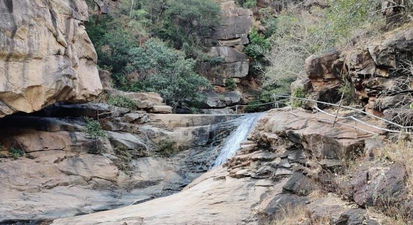 Aanaivaari Muttal Waterfalls