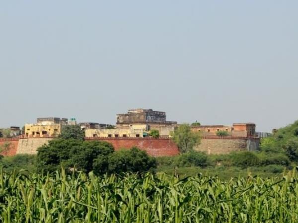Awagrah Fort, Etah