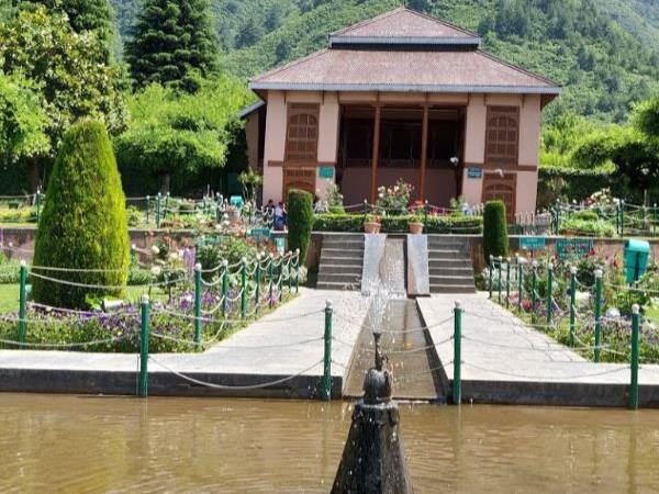 Chashme Shahi Garden, Srinagar