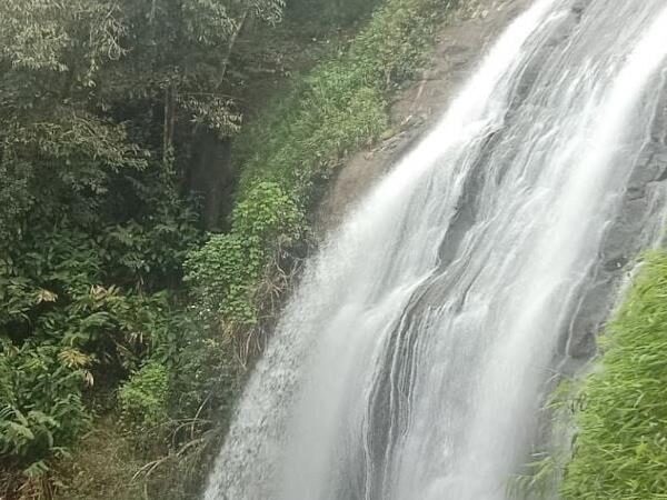 Chelavara Falls
