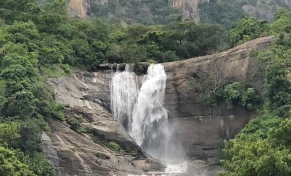 Peraruvi – Main Falls- Kuttralam