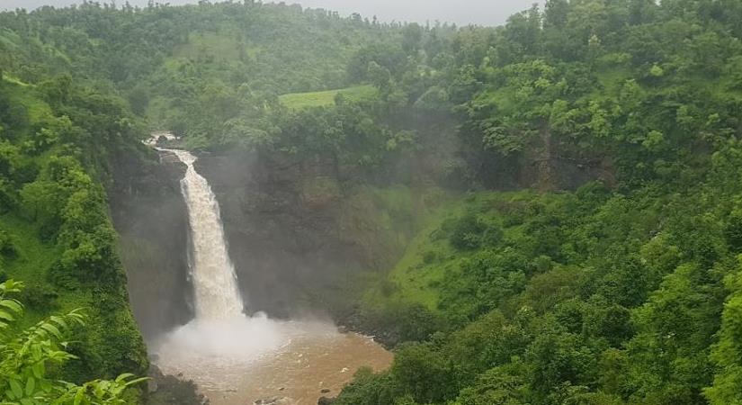 Dabhosa Waterfalls