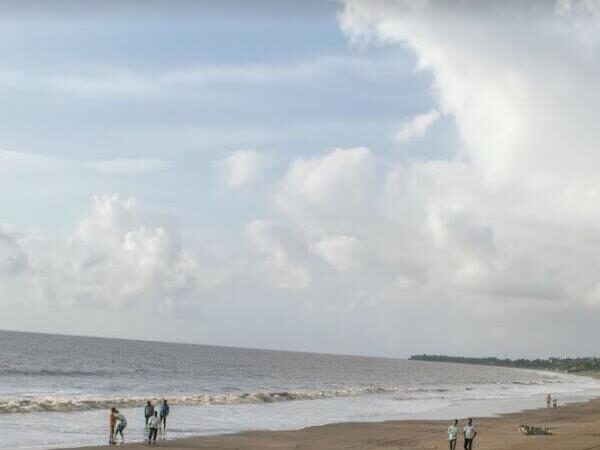 Dahanu Beach