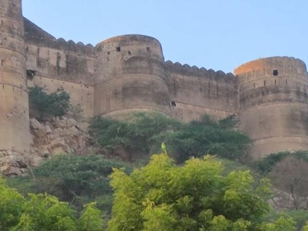 Danta Fort, Sikar