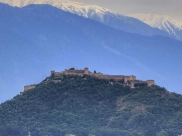 Hari Parbat Fort