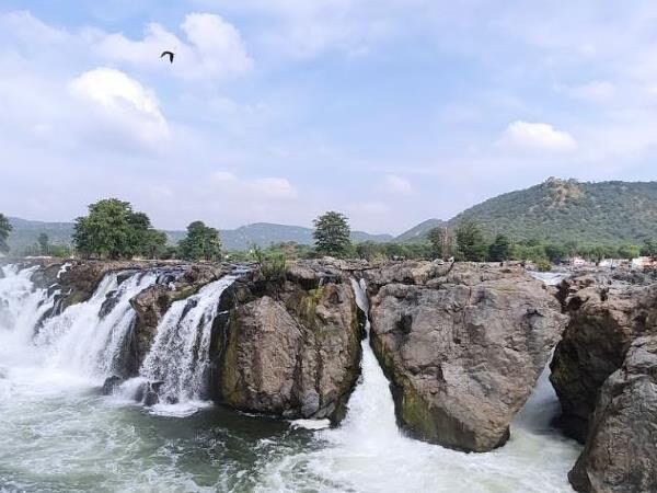 Hogenakkal Falls