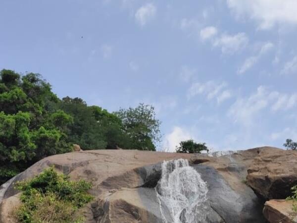 Jalagamparai Falls