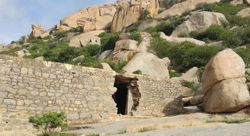 Pavagada Fort