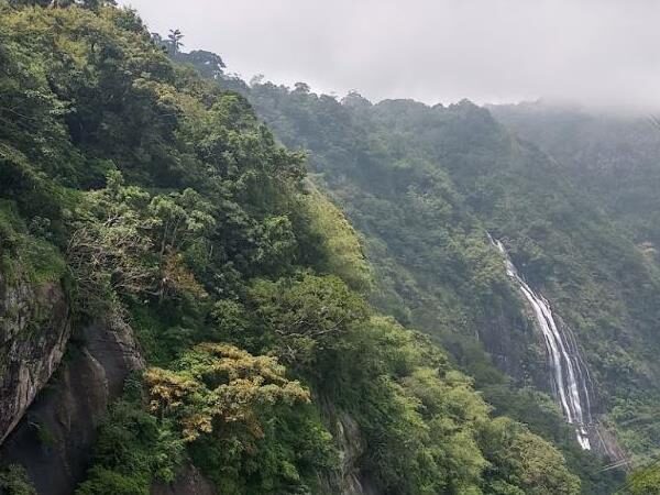 Seetharkundu Waterfalls