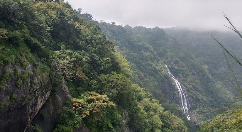Seetharkundu Waterfalls