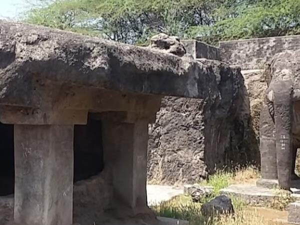 Shivleni Caves, Ambajogai