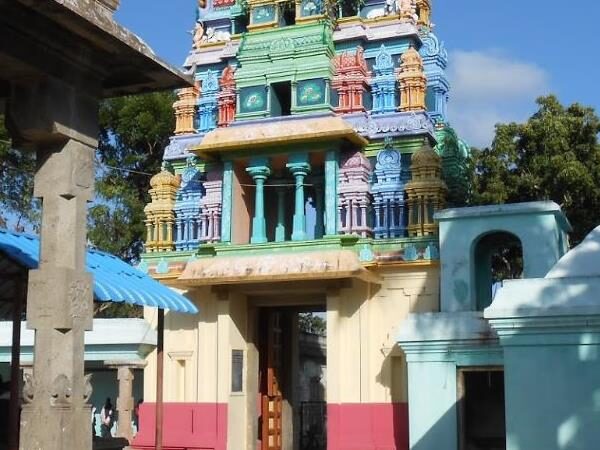 Sri Naduthariyeppar Temple, Kannappur
