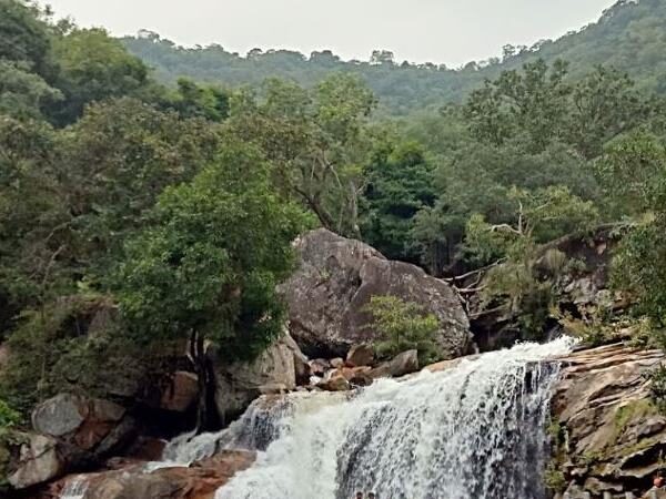 Thirumoorthy Falls