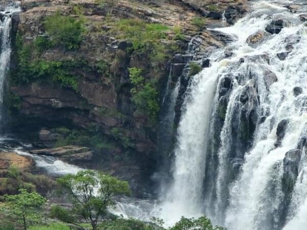 Thoovanam Falls
