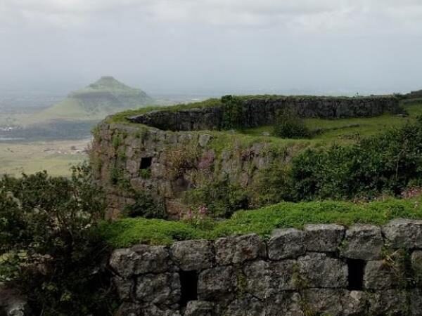 Vardhangad Fort