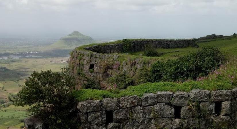 Vardhangad Fort
