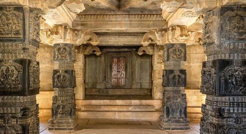 Hazara Temple, Hampi - Discover India