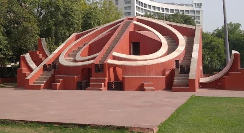 Jantar Mantar Delhi Monument - Discover India