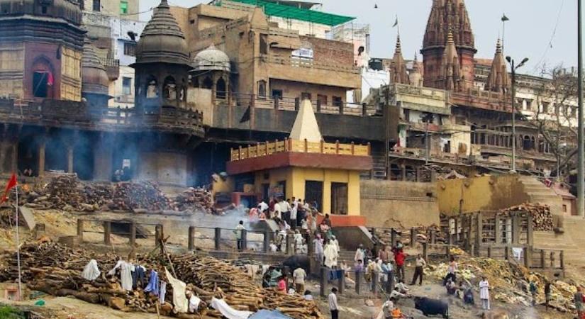 Manikarnika Ghat - Discover India